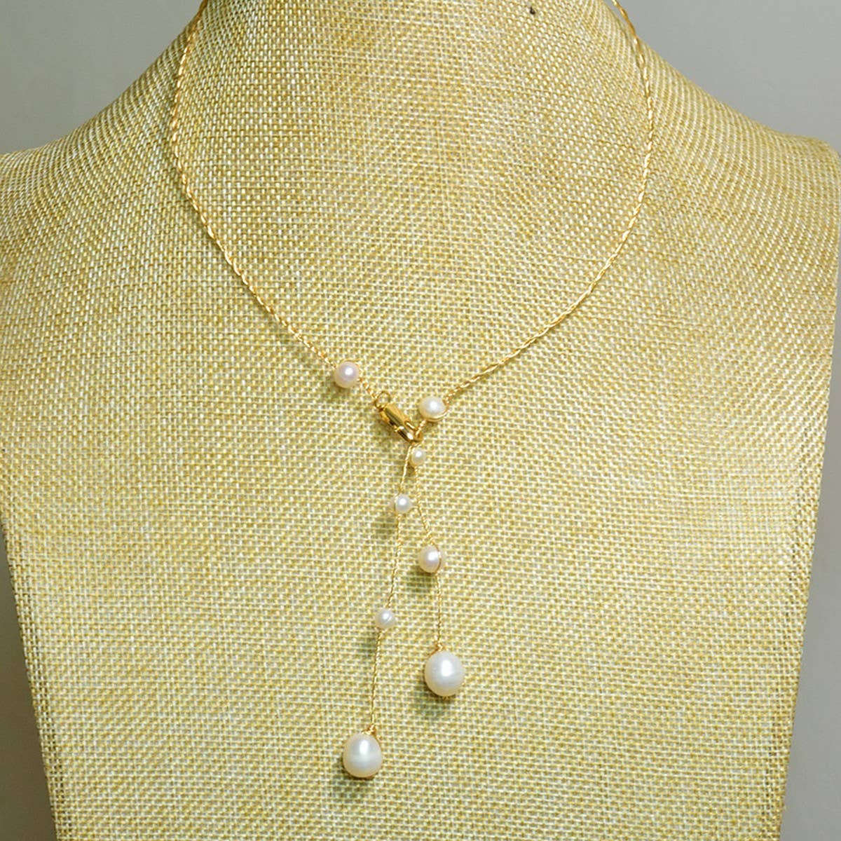 WOMEN'S NATURAL FRESHWATER PEARL NECKLACE