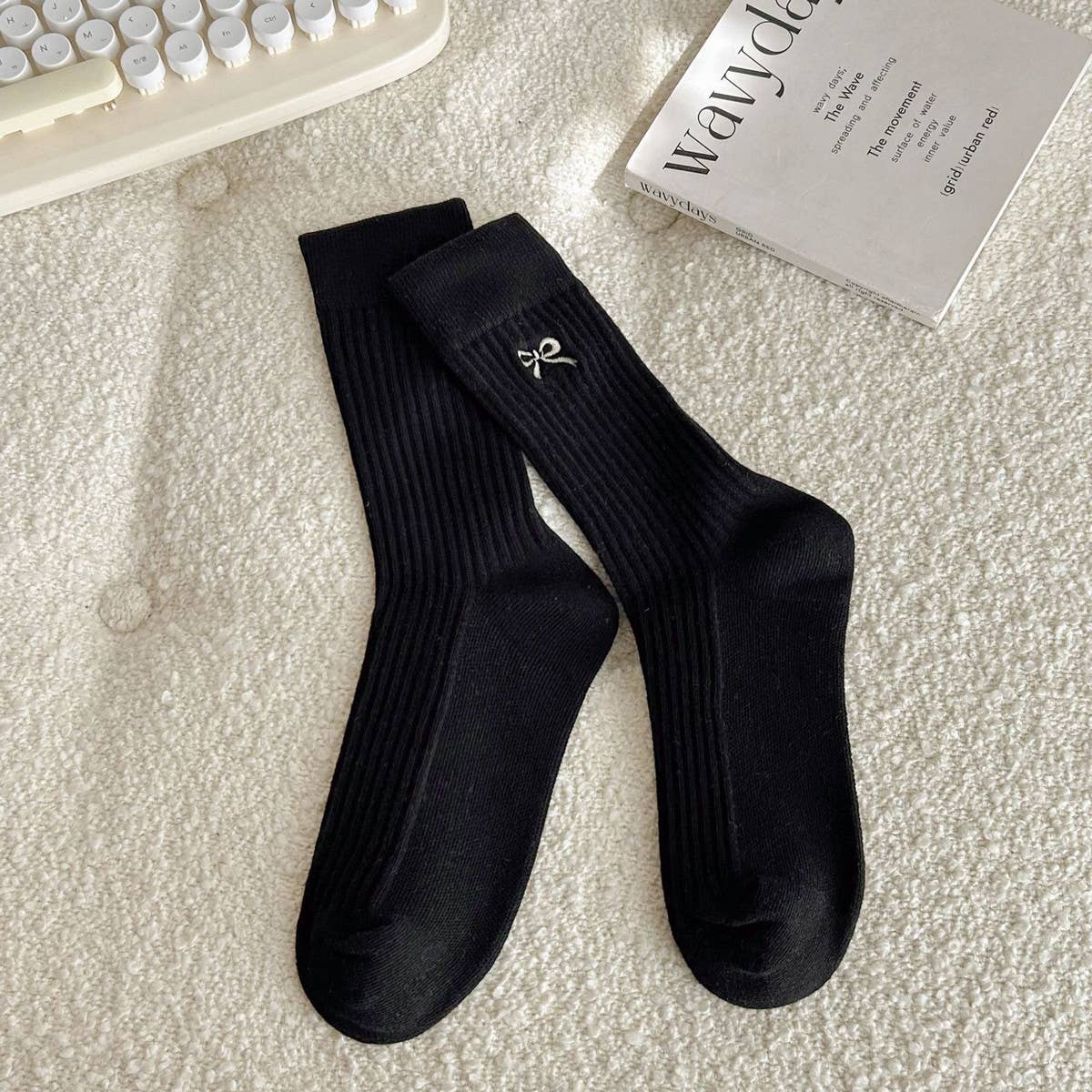 Bow Embroidered Crew Socks ??œCute, Stylish for Women_CWMS0949