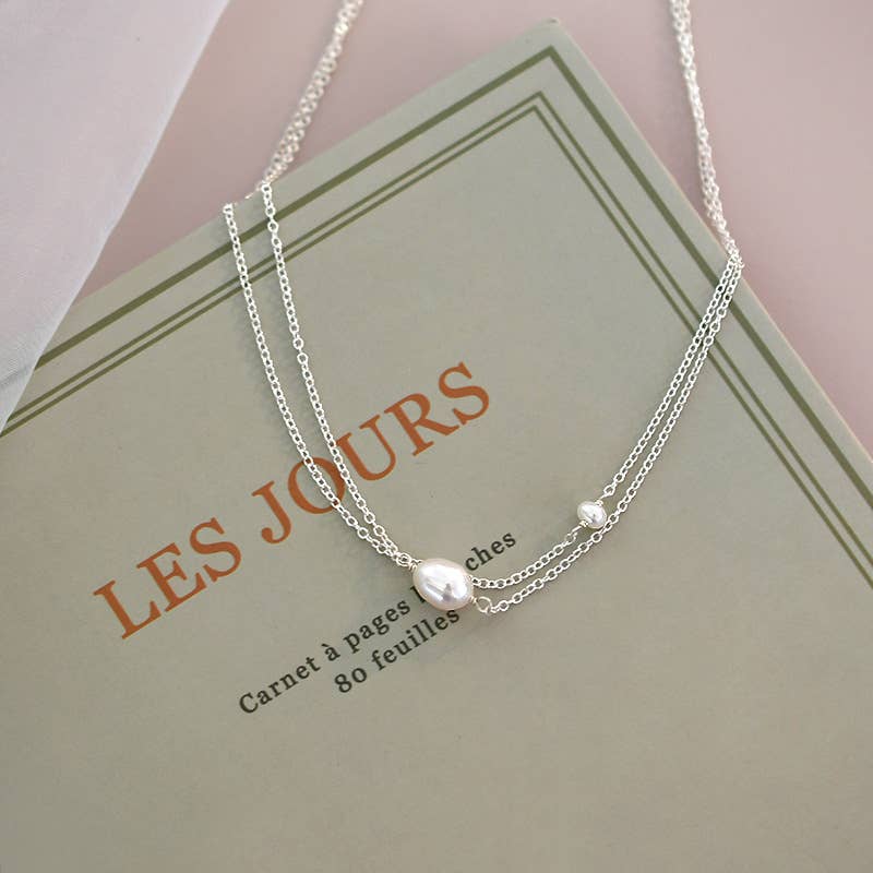 A high-end and simple freshwater pearl necklace