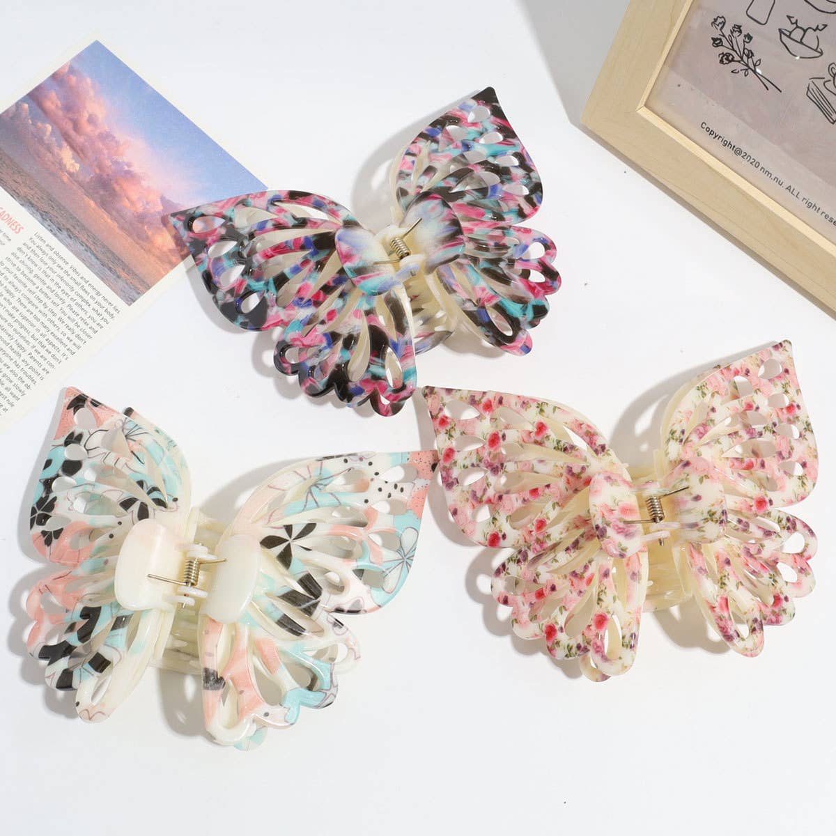 Sweet and cool Gradient Floral Butterfly Hair Claw