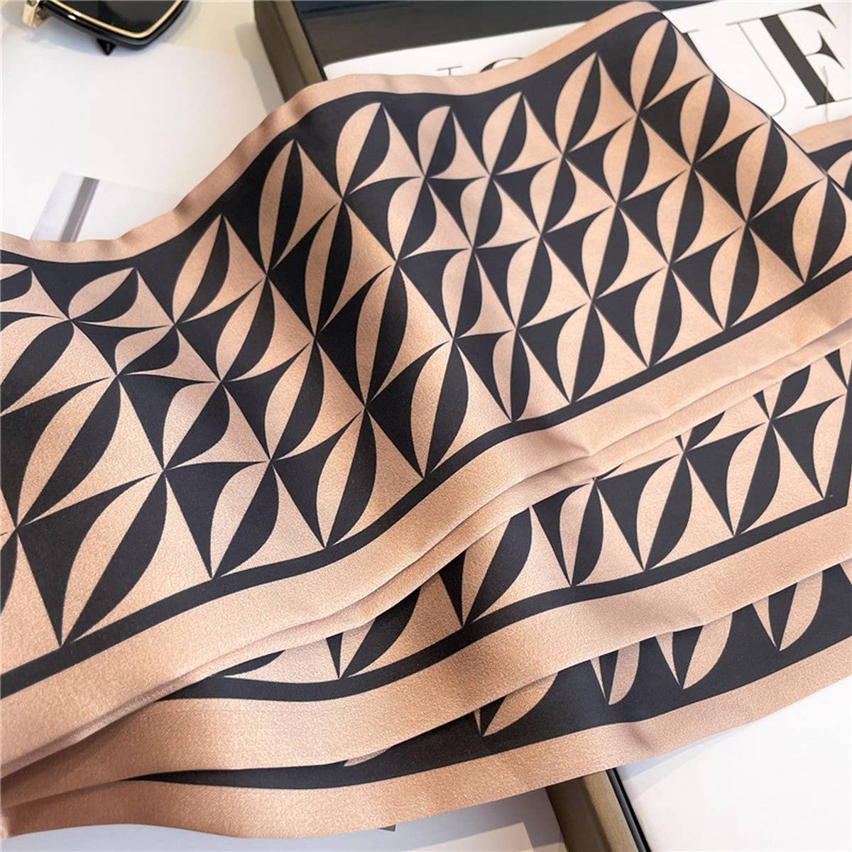 ZEBRA PRINT THIN ANGLED WIDE COLLAR HEAD SCARF_CWASC1530