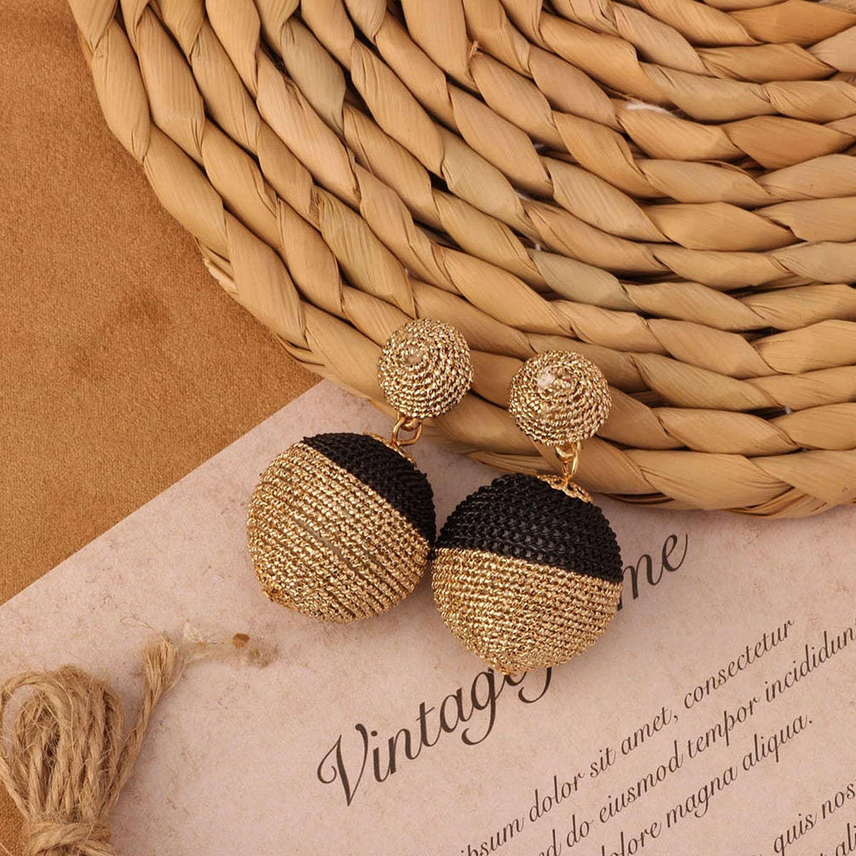 NEW VINTAGE SIMIAN GRASS VINE WOVEN EARRINGS_CWAJE4011
