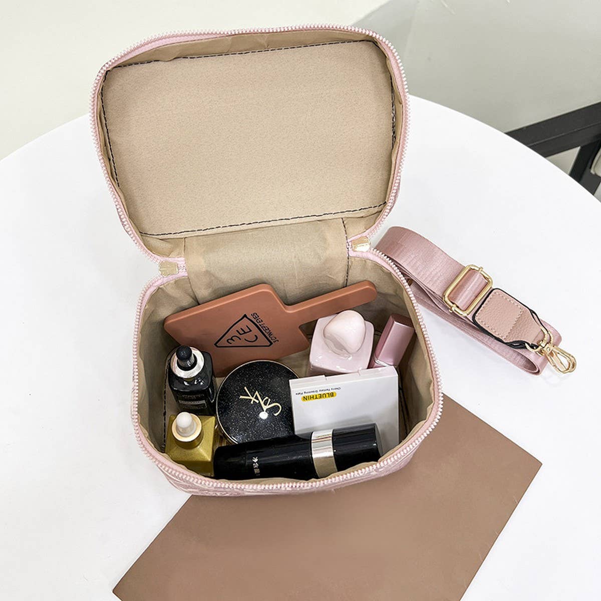 NEW VINTAGE EMBROIDERED PORTABLE COSMETIC BAG_CWAB4408