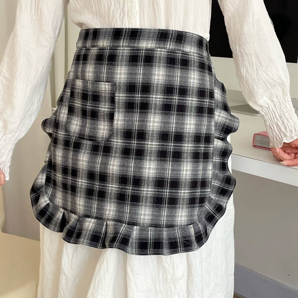HALF-BODY FALLEN LEAVES PLAID APRON