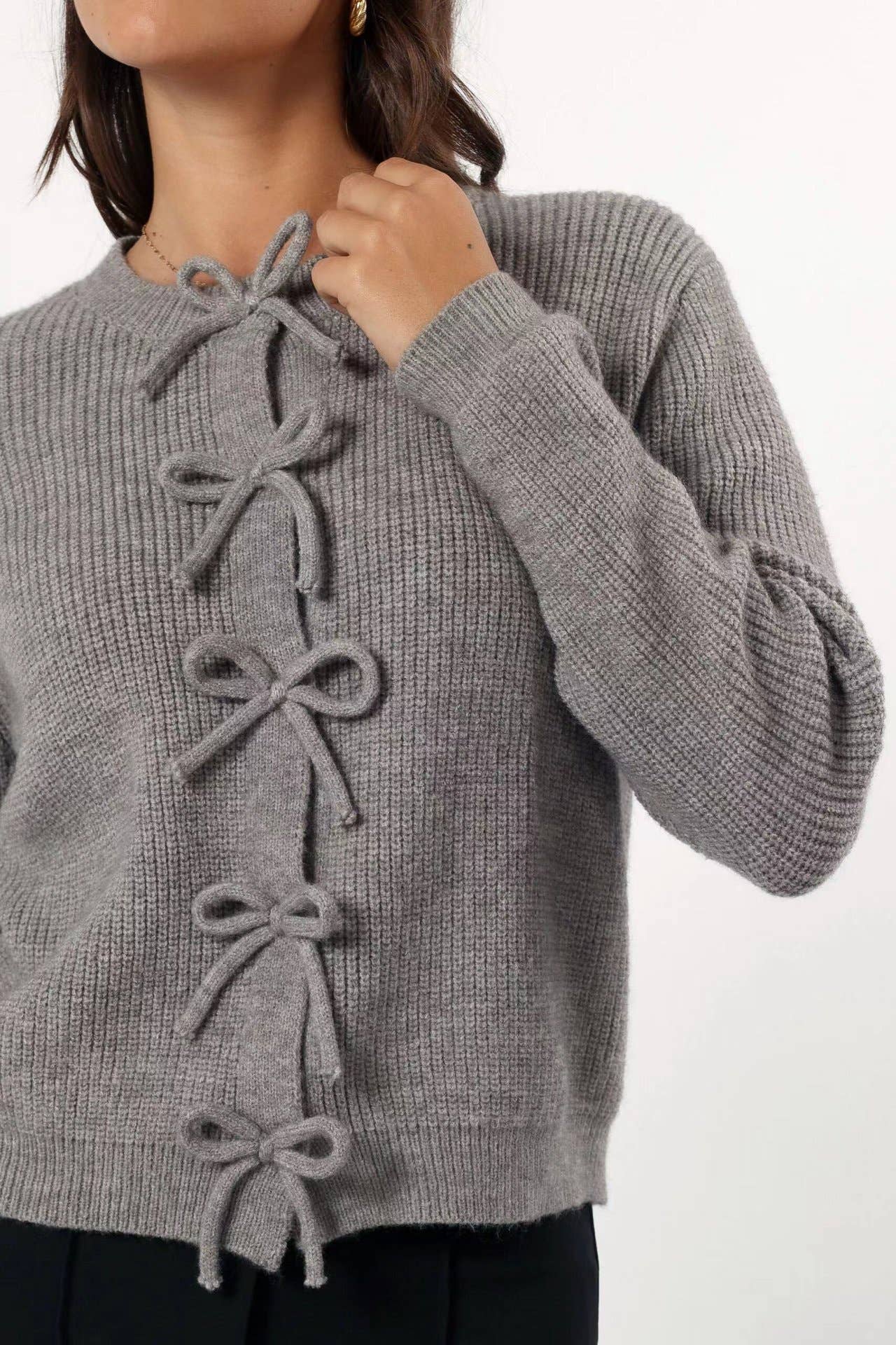 STYLISH AND COMFORTABLE BOW WOOL CARDIGAN