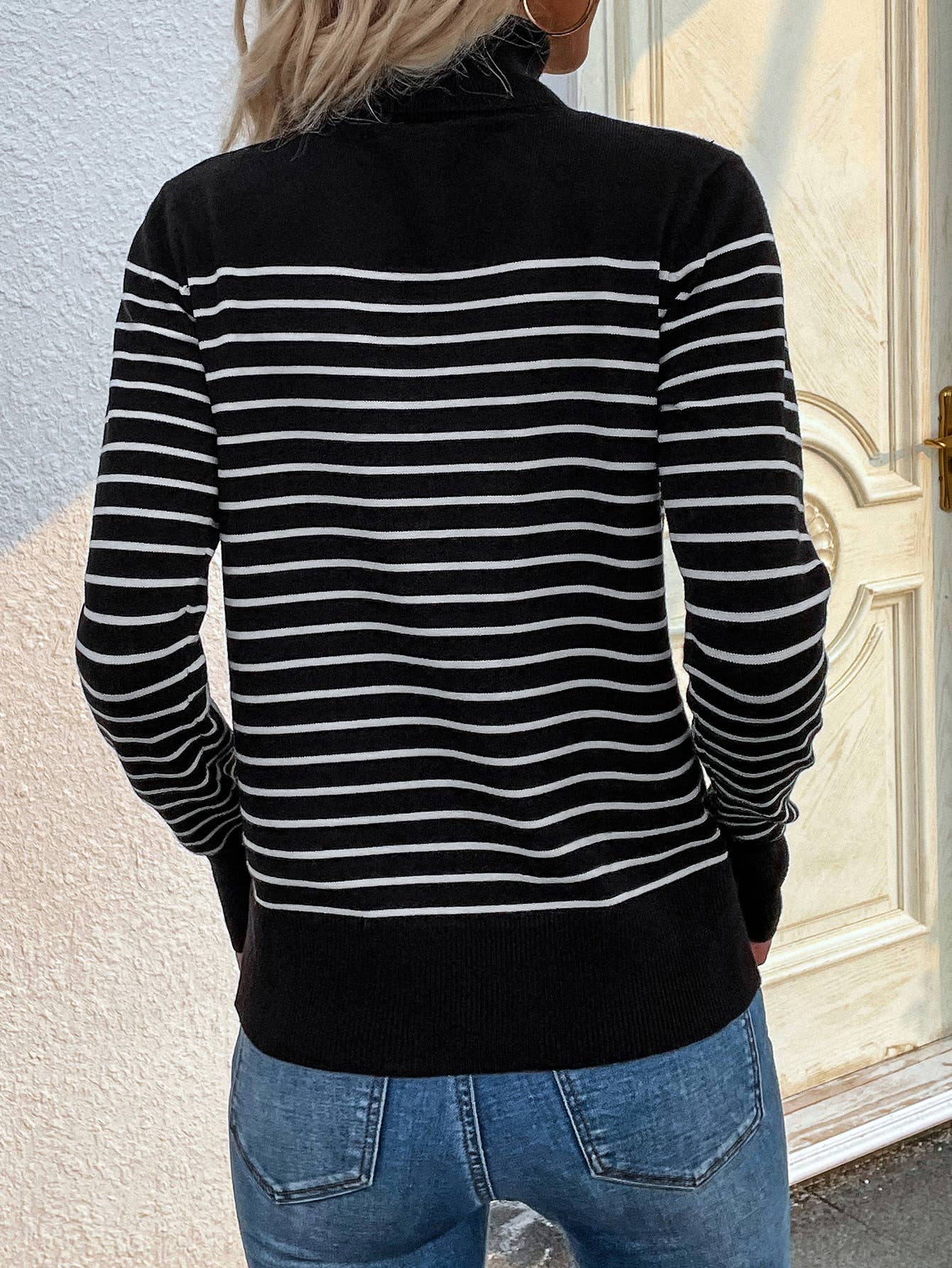 TURTLENECK STRIPED PULLOVER SWEATER