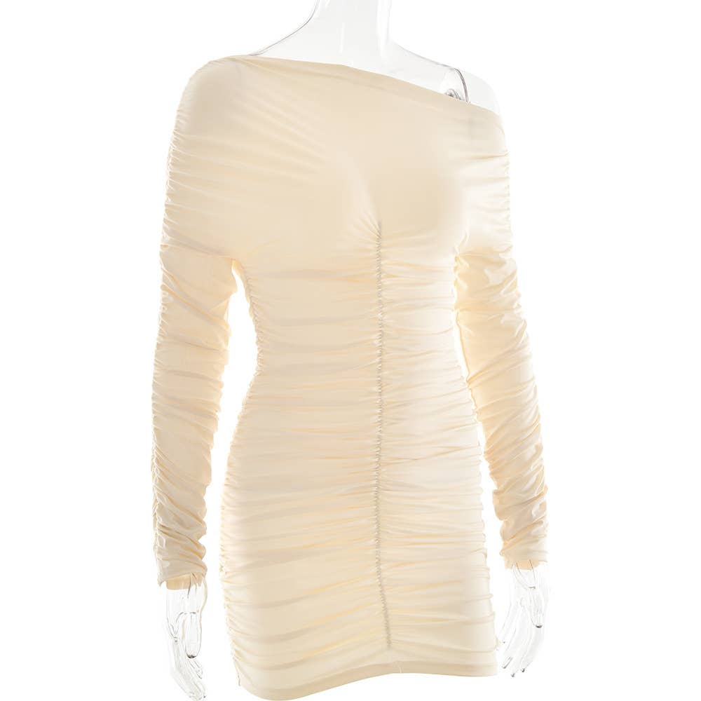 Solid-color off-the-shoulder body-hugging dress