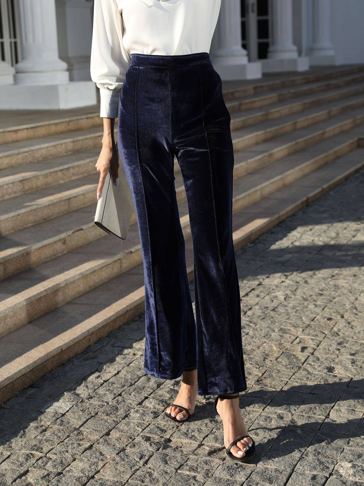 High-waisted casual pants in golden velvet