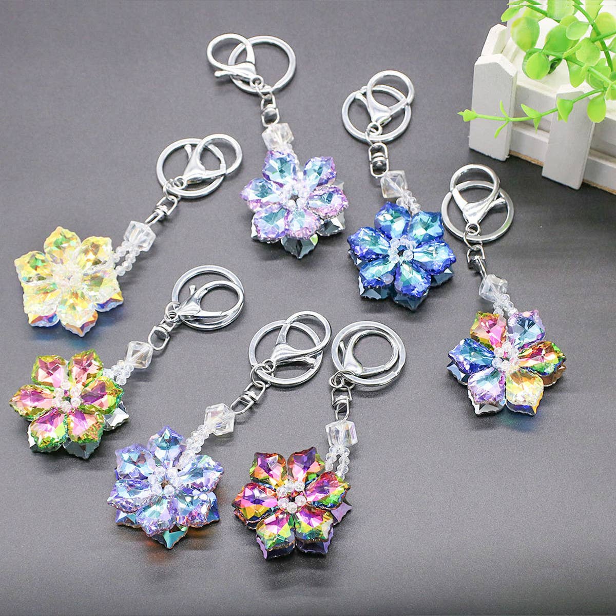 COLORFUL CRYSTAL FLOWER KEYCHAIN