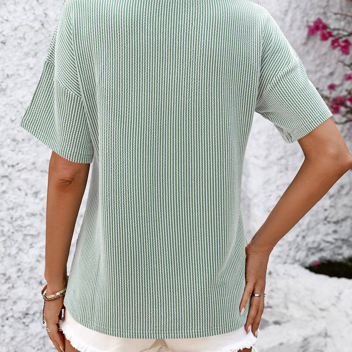 V-neck twist strip short sleeve loose T-shirt