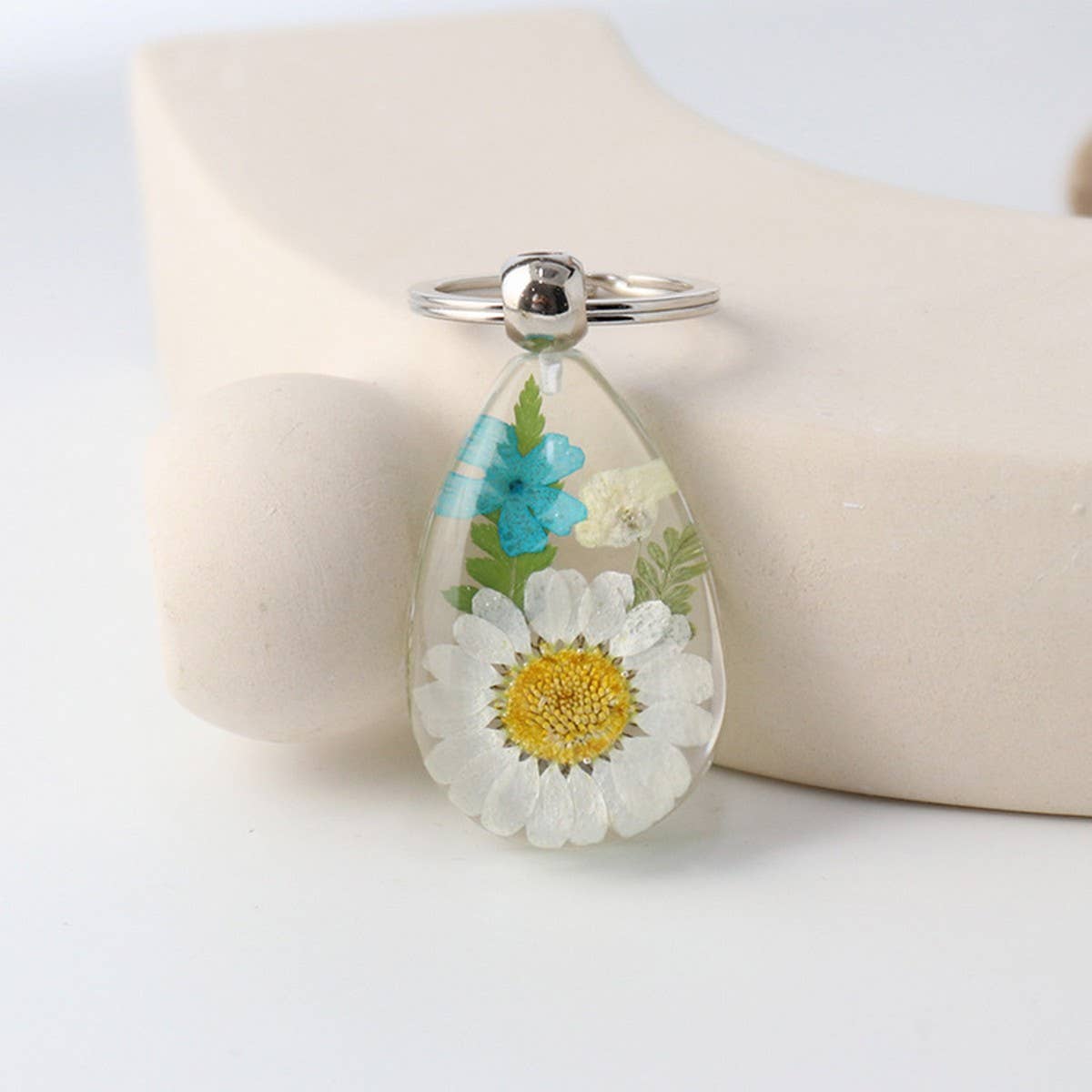 CREATIVE REAL FLOWER KEYCHAIN CAR PENDANT