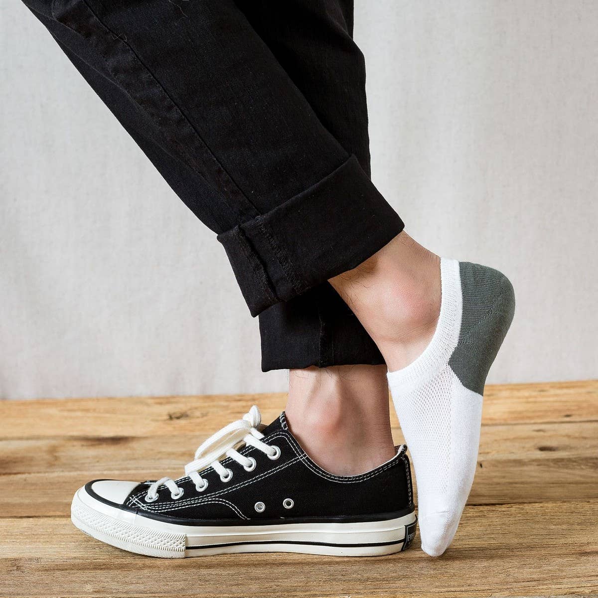 VERSATILE COLORBLOCK MEN'S BREATHABLE SOCKS