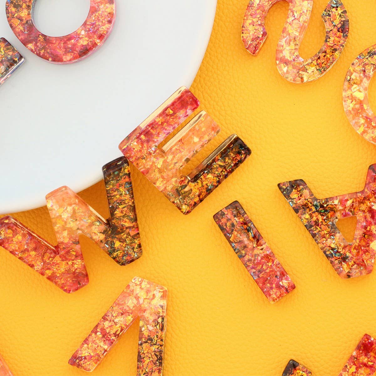 Creative Crystal Letter Keychain with Resin Sequins_CWAB5021