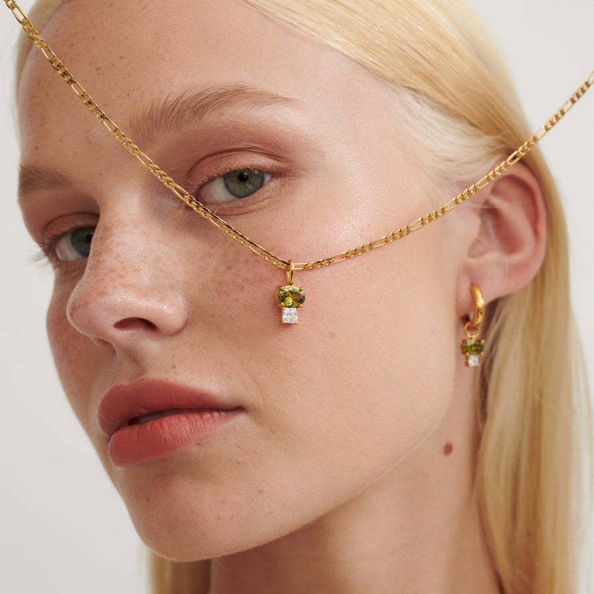 SIMPLE AND FASHIONABLE COLORFUL ZIRCON NECKLACE