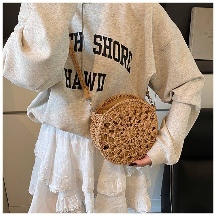 Fashionable hollowed-out woven crossbody bag