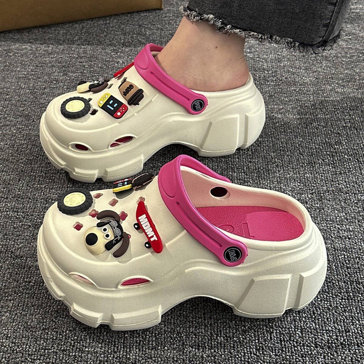 CASUAL CUTE AIRPLANE DUAL-PURPOSE HOLE SANDALS_CWSHS0815