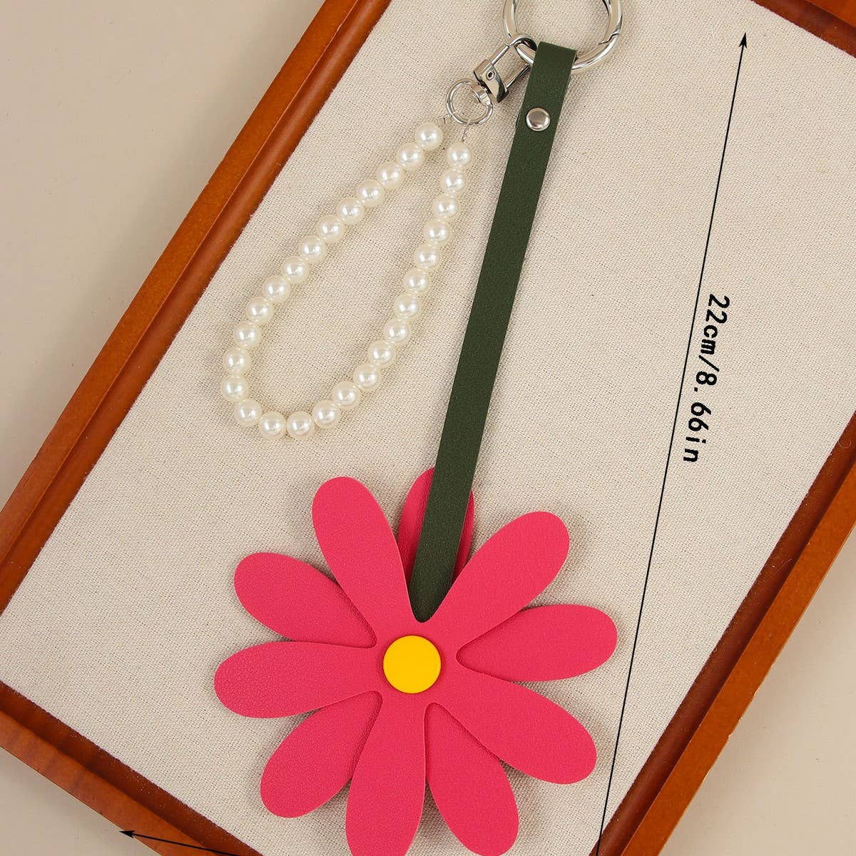 Cute PU Daisy Pearl Chain Flower Keychain Charm