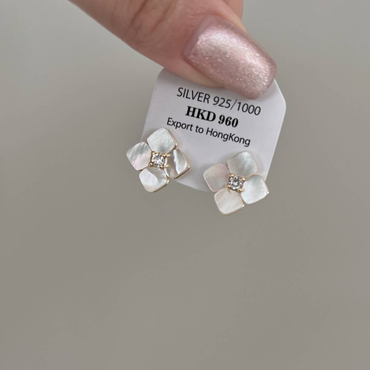 FRESH SHELL FLOWER EARRINGS