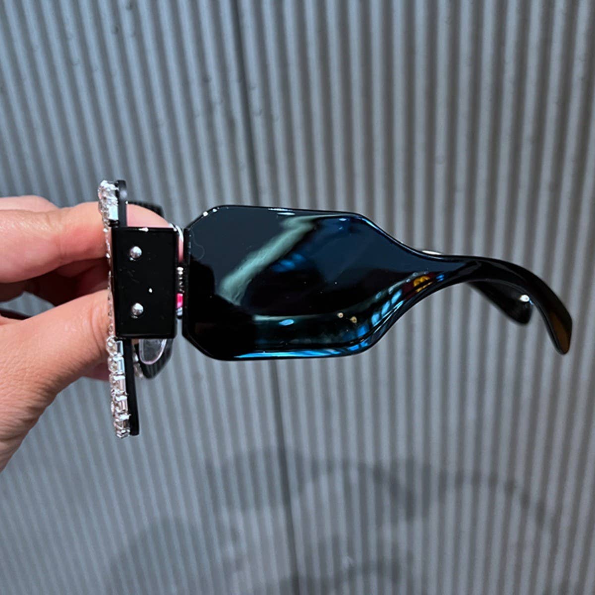 FRAMELESS ONE-PIECE FASHION SQUARE SUNGLASSES