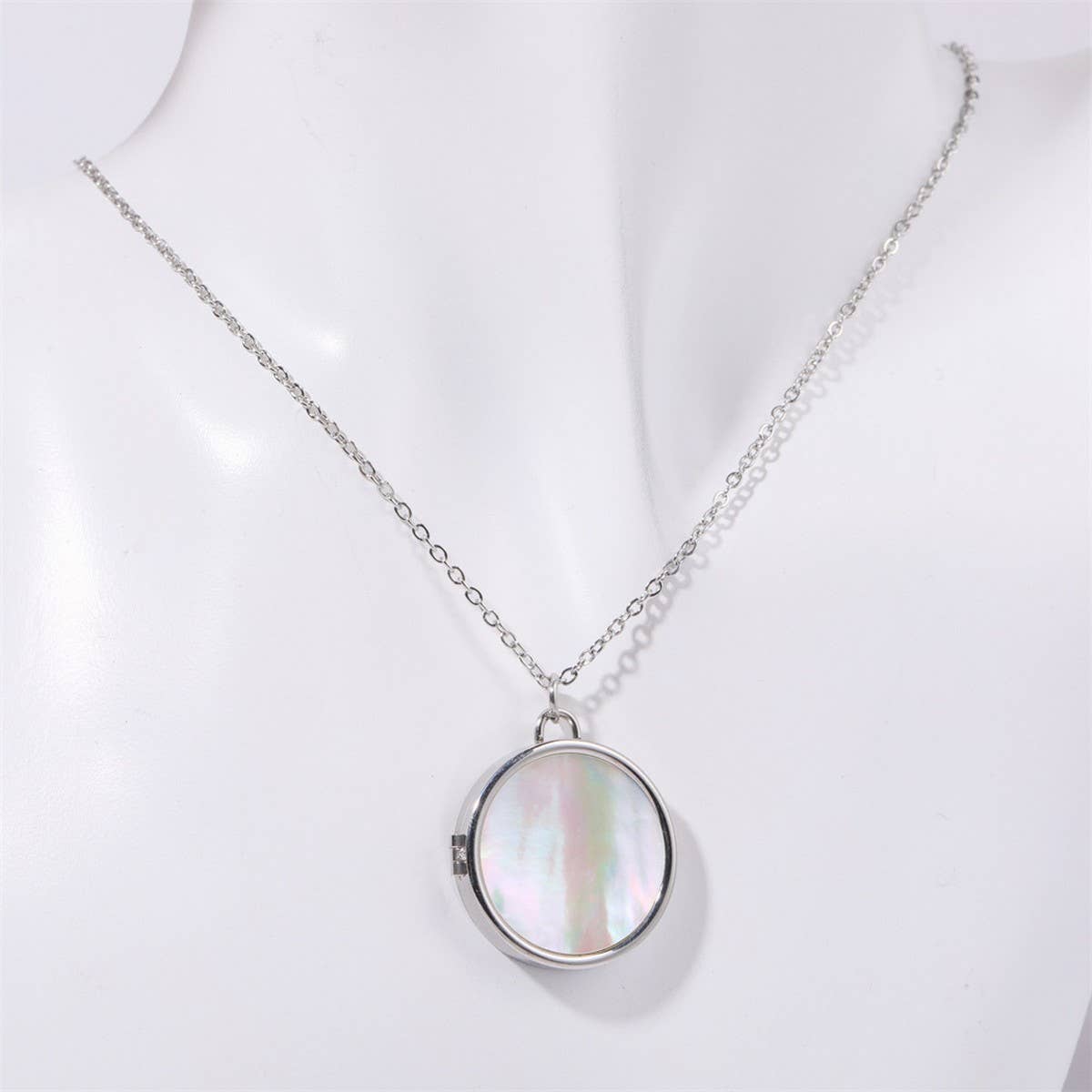 Simple Geometric Magnetic Closure Necklace_CWMM5671