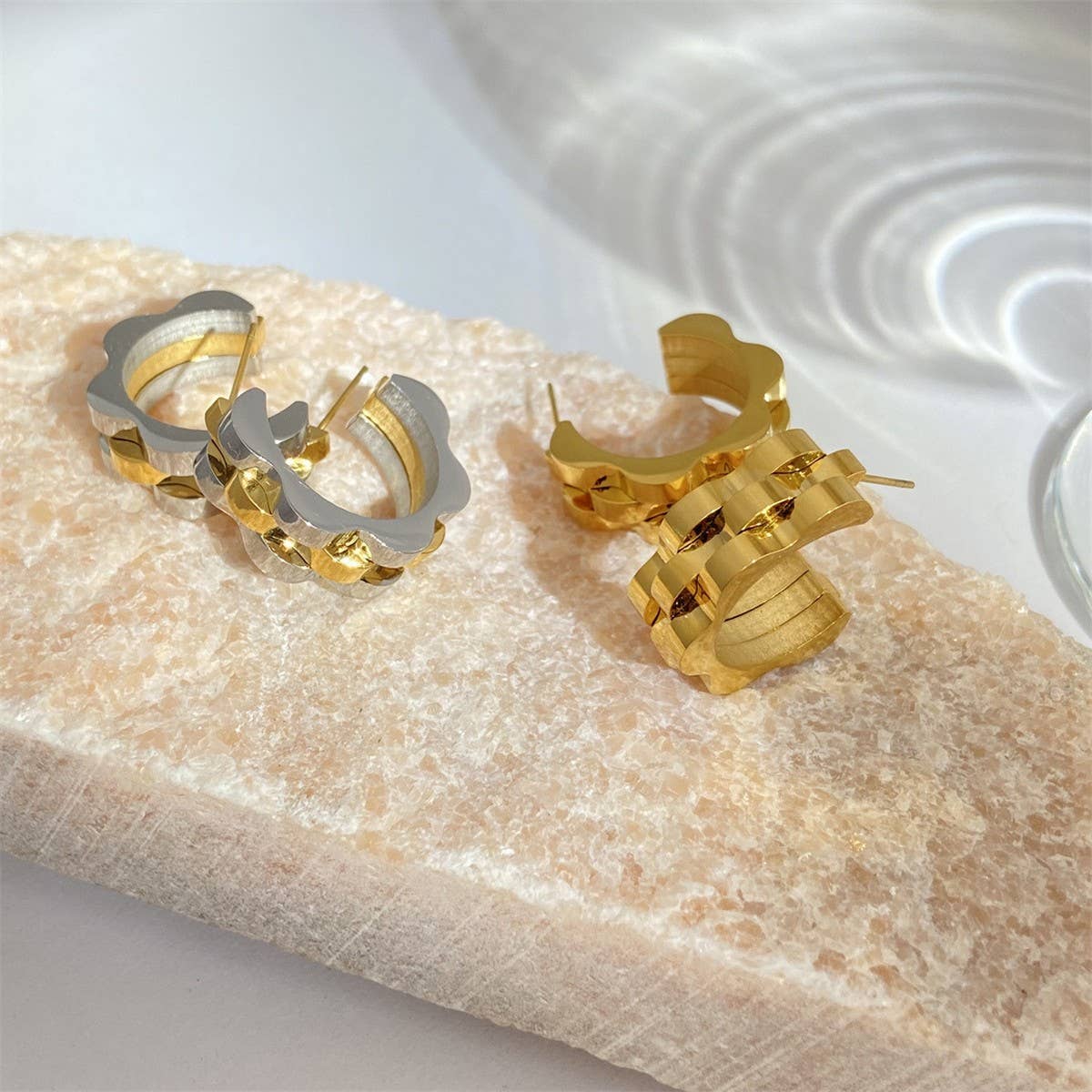 Simple hip-hop track stitching earrings_CWMM5720