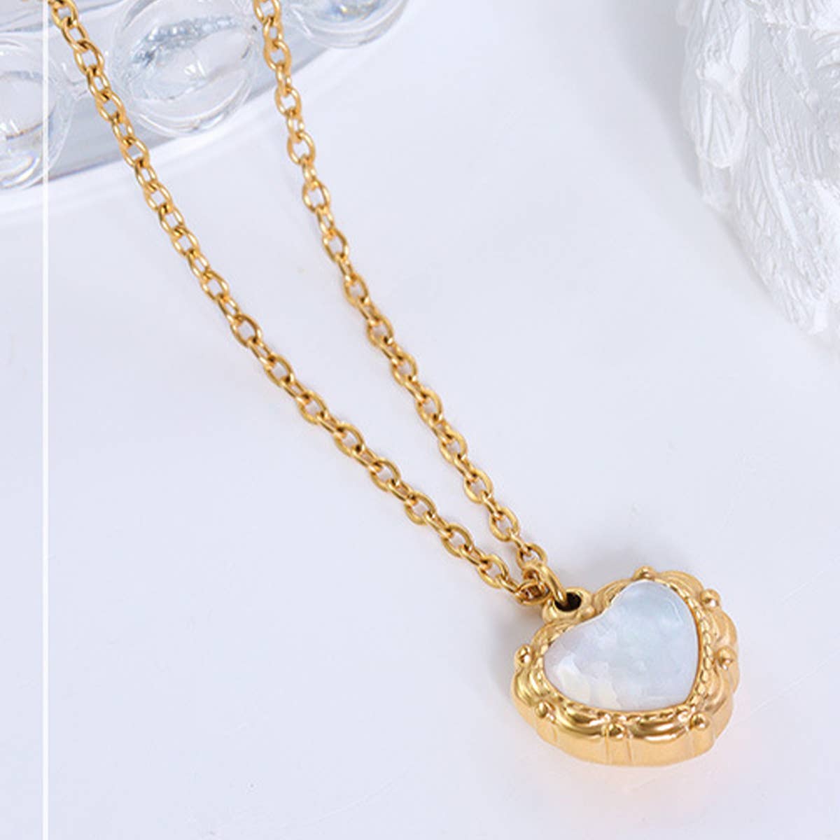 HEART SHAPED SEASHELL GOLD PLATED NECKLACE