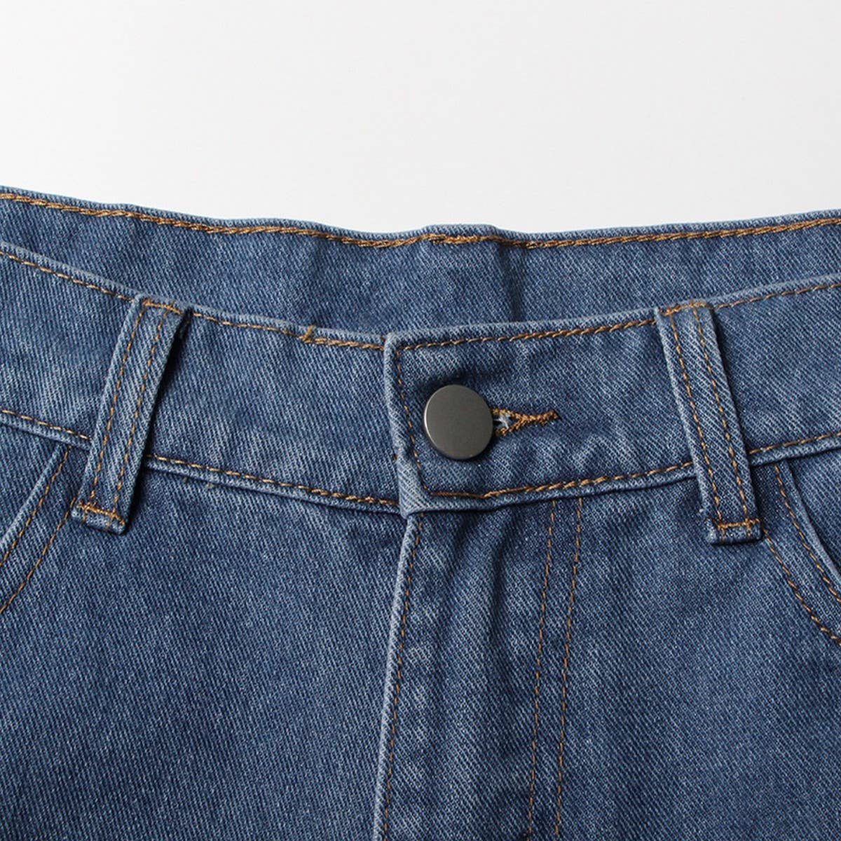 MID RISE STRAIGHT HOLLOW DIAMOND STUDDED JEANS