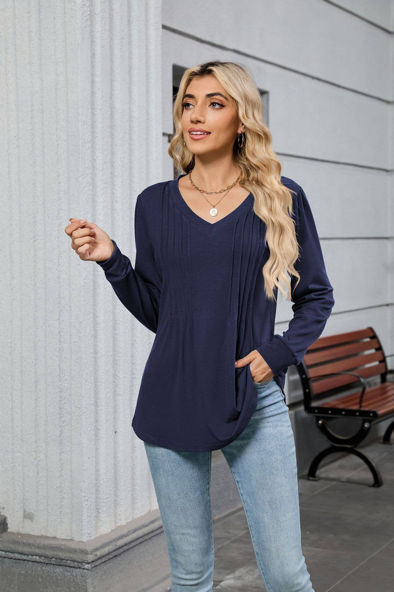 Solid-color V-neck striped long-sleeved T-shirt_CWTBLL00924