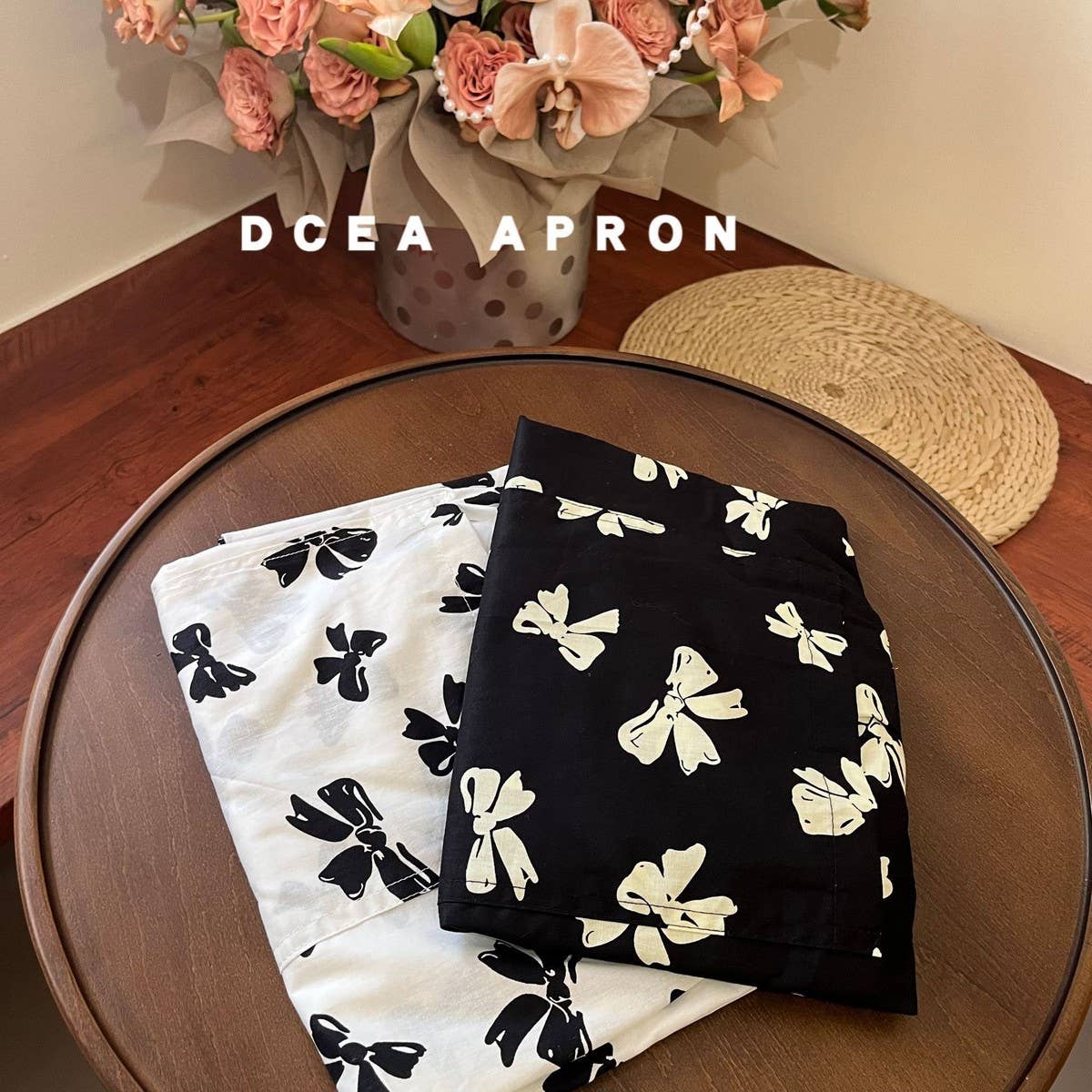 VEST BLACK AND WHITE BOW PRINT H-SHAPED APRON