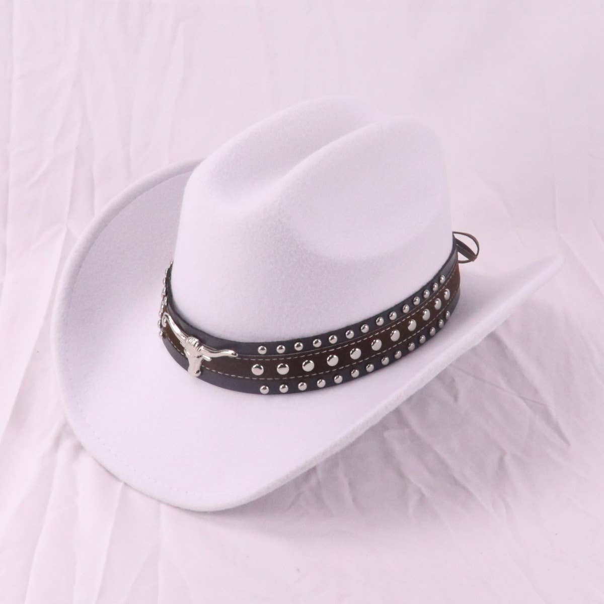 Wide Brim Felt Cowboy Hat with Bull Metal Decor_CWAH3664