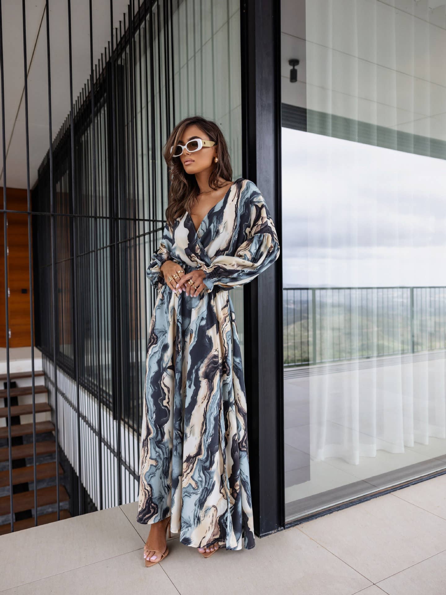 PRINT LONG SLEEVE V-NECK DRESS WITH OPEN SPLIT