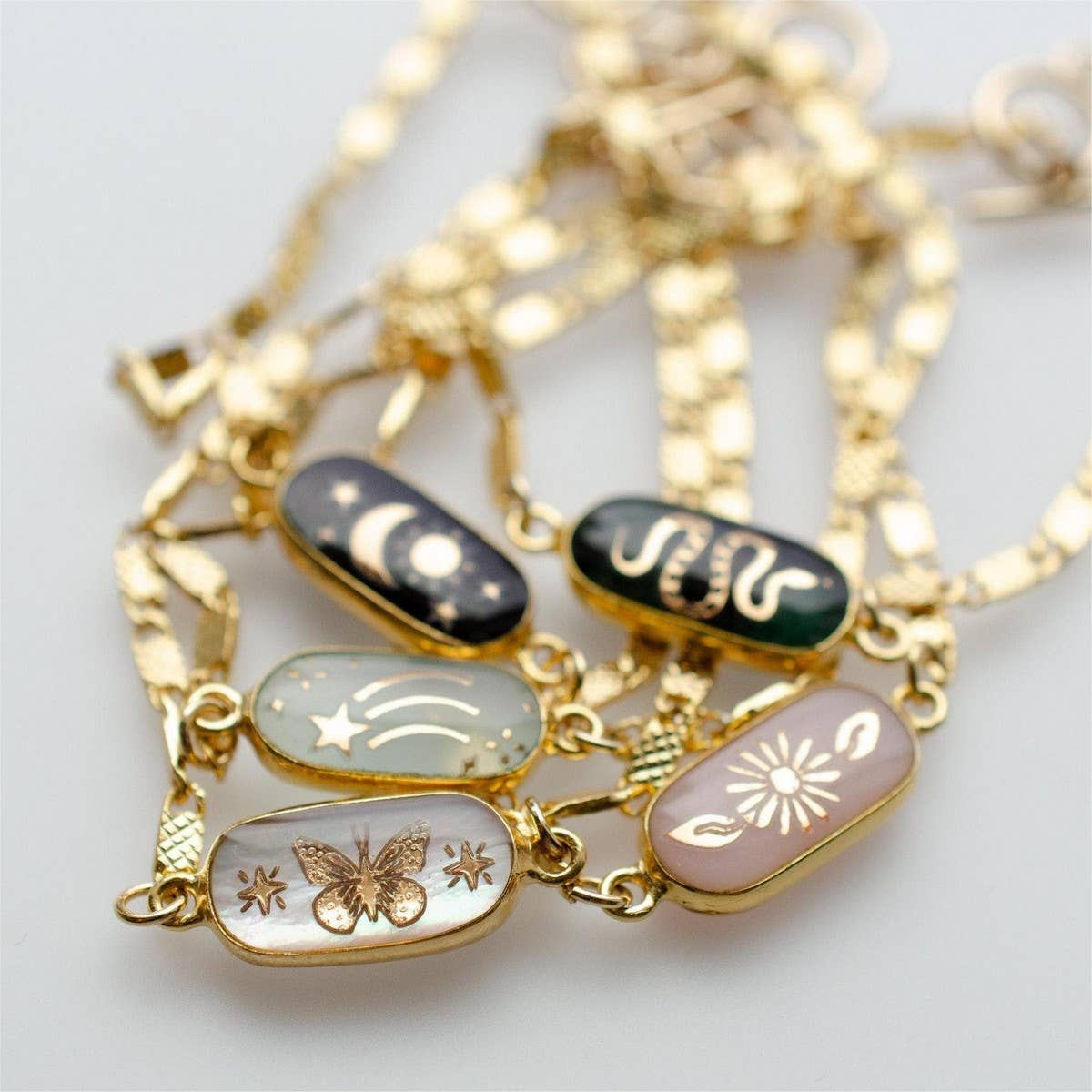 LITERARY RETRO FASHION BRACELET