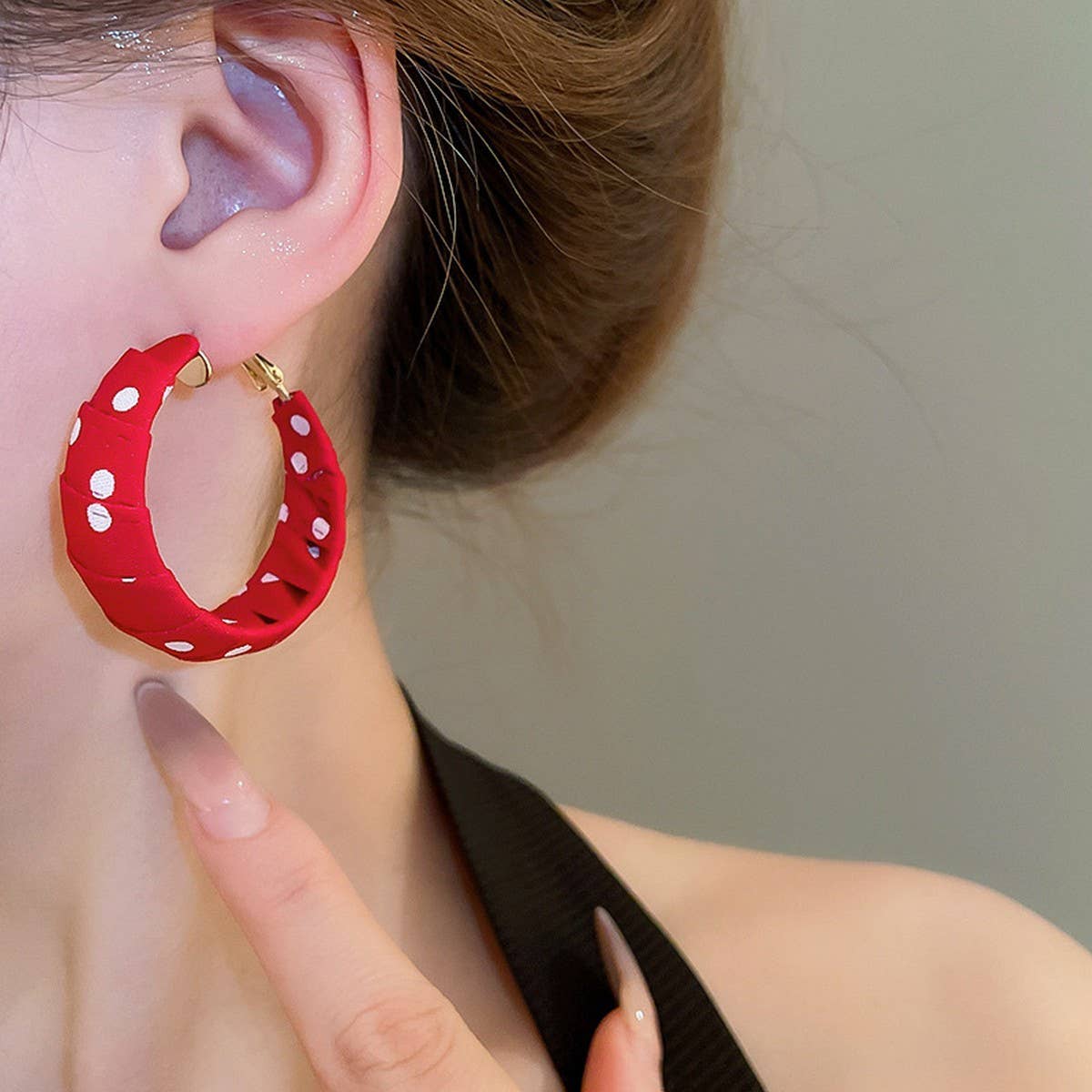 RED POLKA DOT GEOMETRIC RETRO ROUND EARRINGS_CWAJE2454