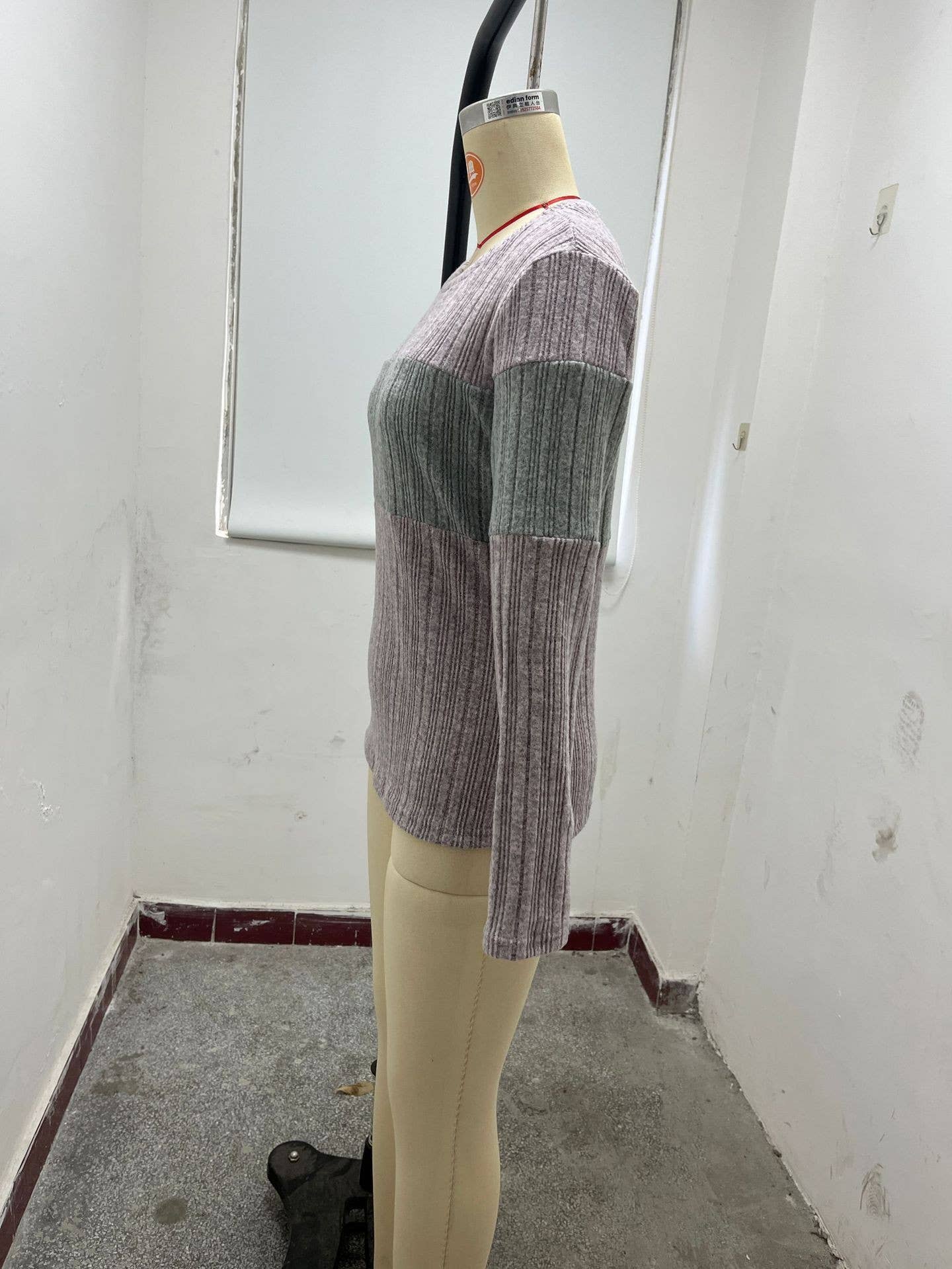 SPLICED CREW NECK LONG SLEEVE TOP T-SHIRT