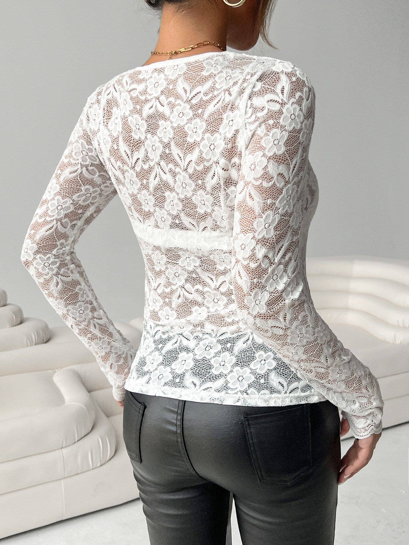 V-neck single-layer solid-color lace T-shirt