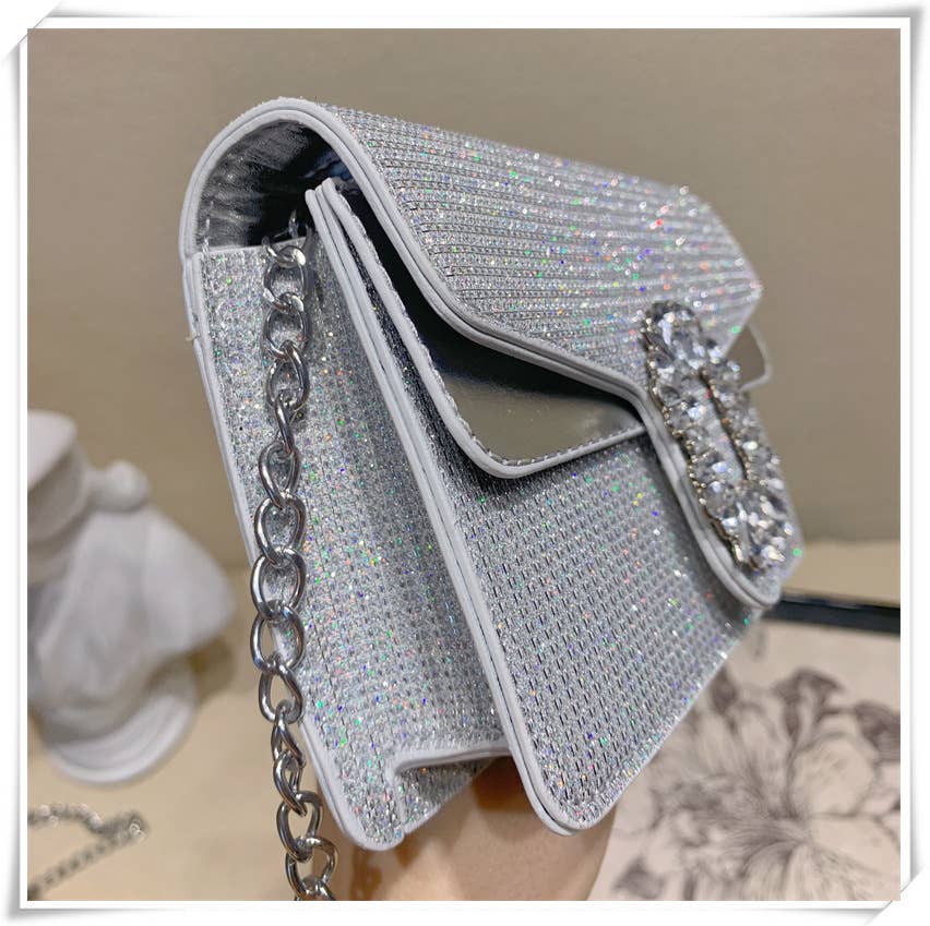 Trendy diamond-encrusted chain square bag
