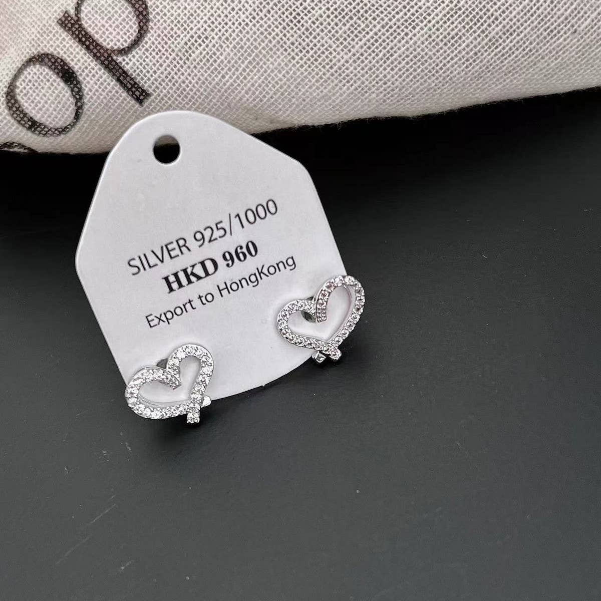 SIMPLE AND CARING EARRINGS