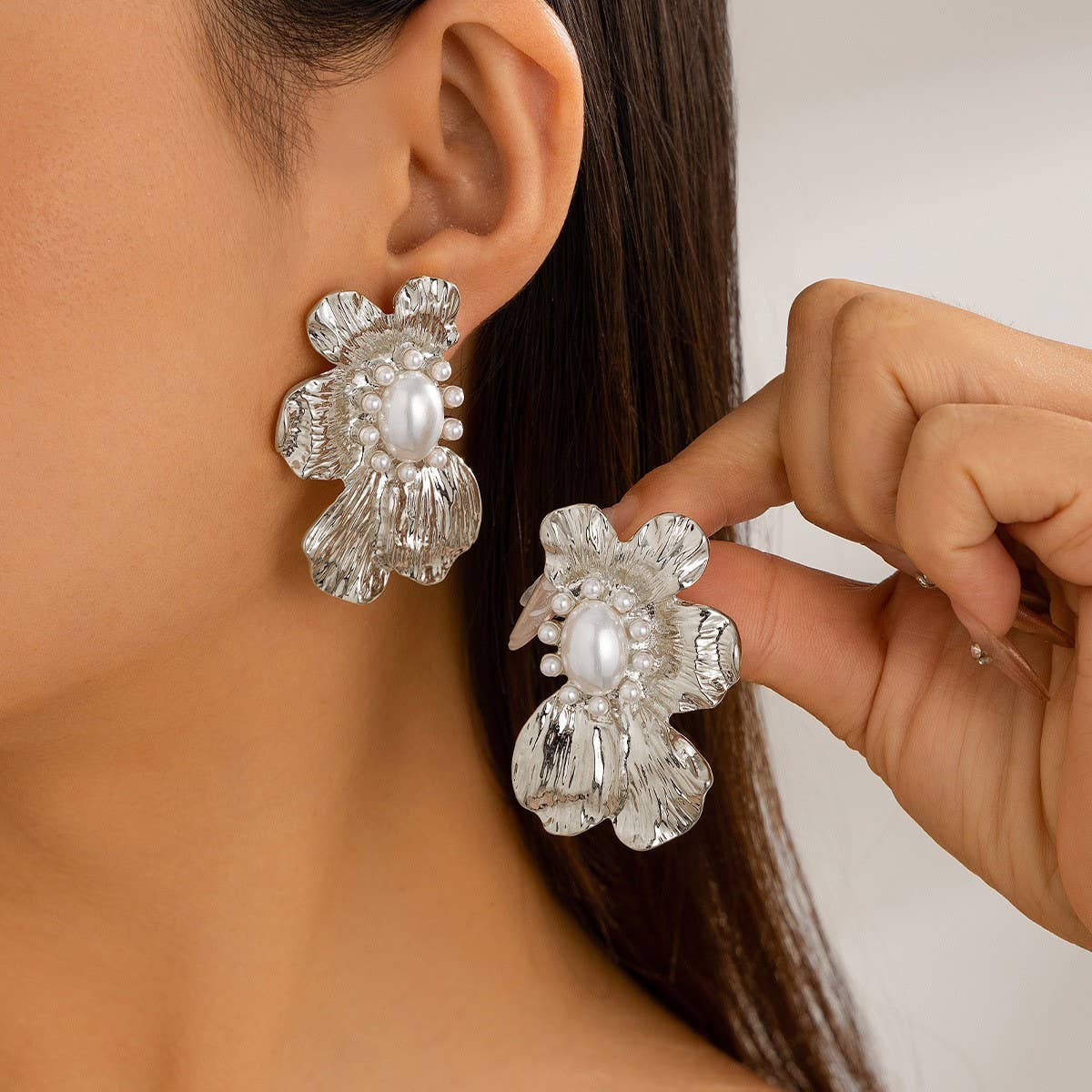 COOL AND SIMPLE RETRO FLOWER EARRINGS