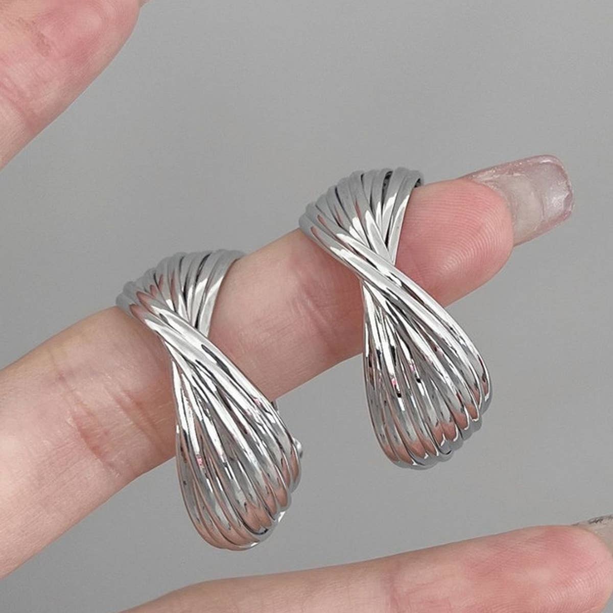 RETRO MULTI-LAYERED LARGE HOOP EARRINGS_CWAJE1319