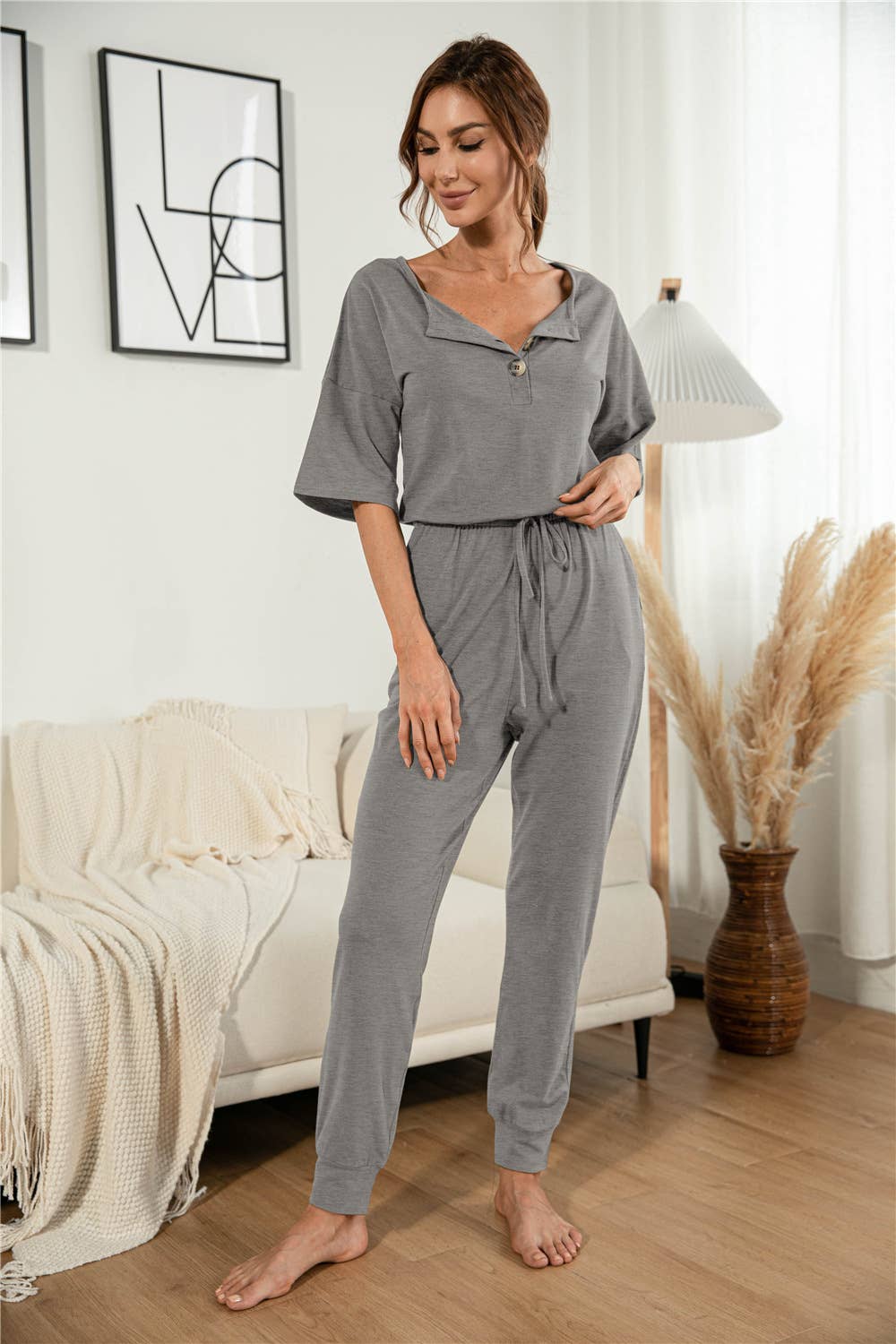 Sexy V-neck short-sleeved button-down jumpsuit