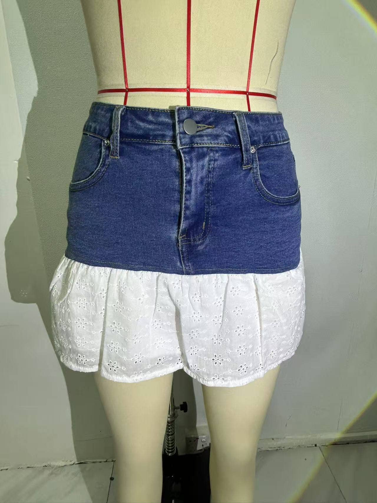 Lace trim short straight denim skirt
