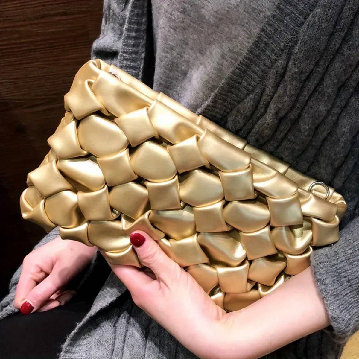 WOMEN'S WOVEN VINTAGE SOFT LEATHER CLUTCH_CWAB2610