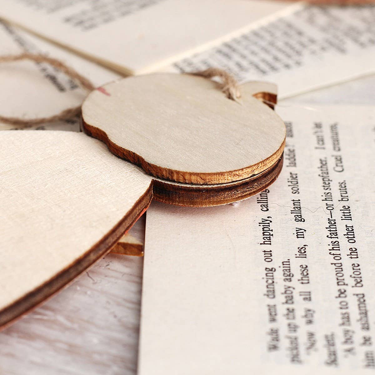 Ins-Style Painted Pumpkin & Bat Wood Hanging_CWAJE05361