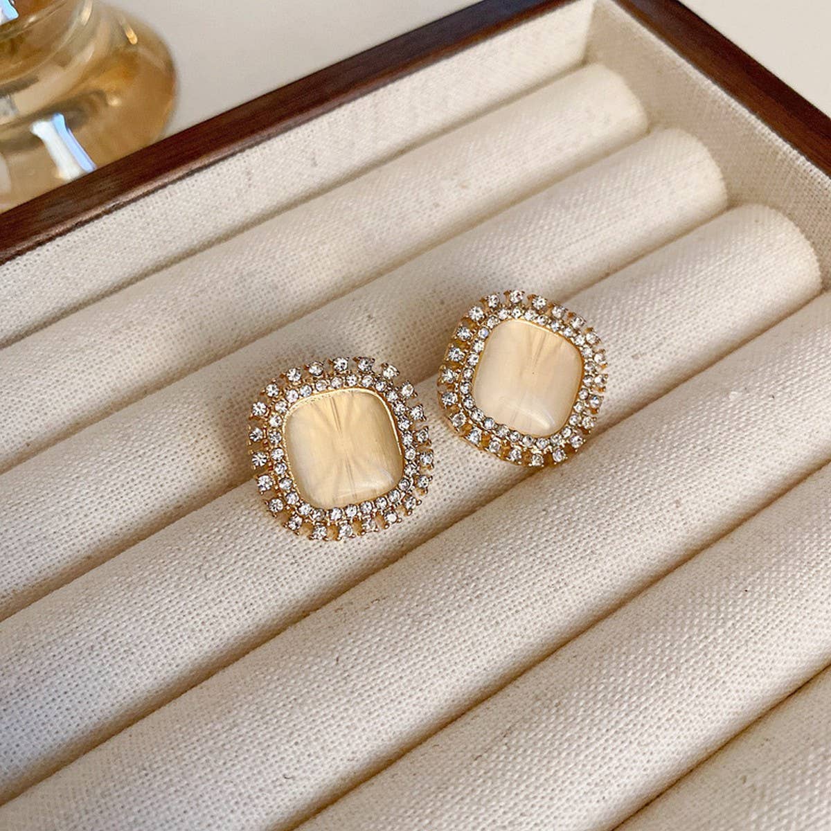 EUROPEAN AND AMERICAN METAL EXAGGERATED EARRINGS_CWAJE2343