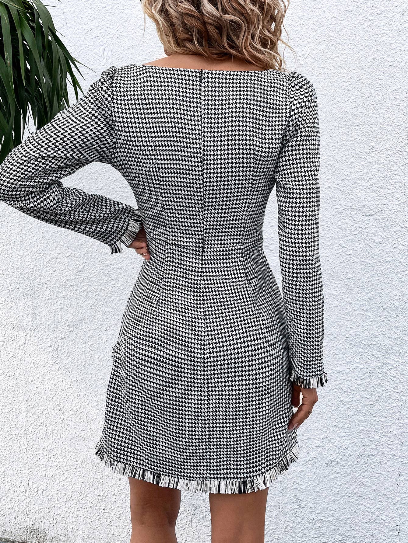 One thousand birds square collar hip wrap dress