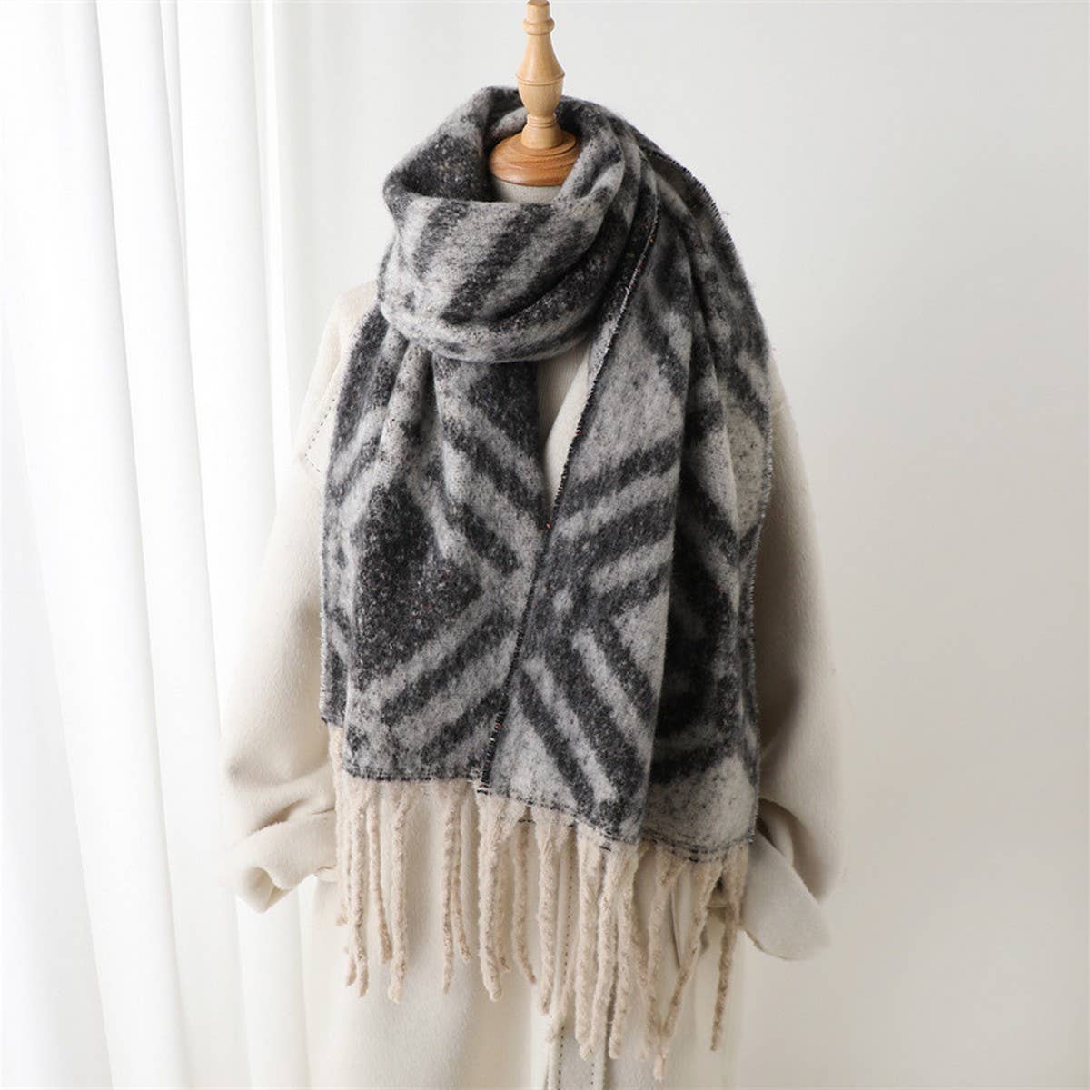 Autumn and winter geometric tassel shawl scarf_CWASC2772