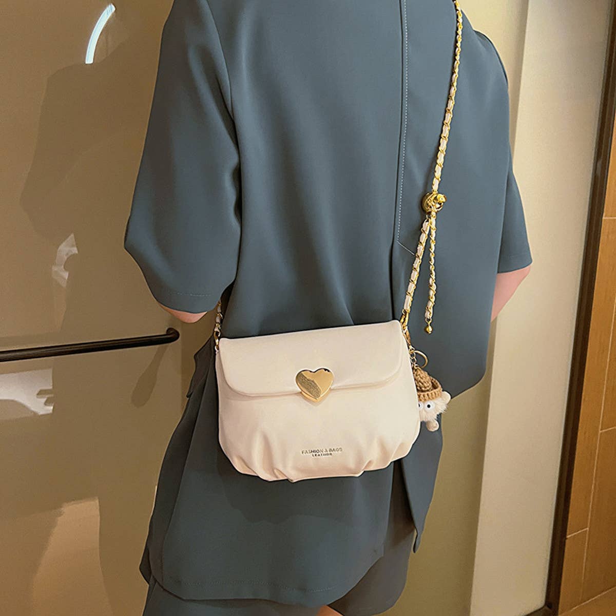 WOMEN CHAIN SMALL GOLD BALL SHOULDER BAG_CWAB1561