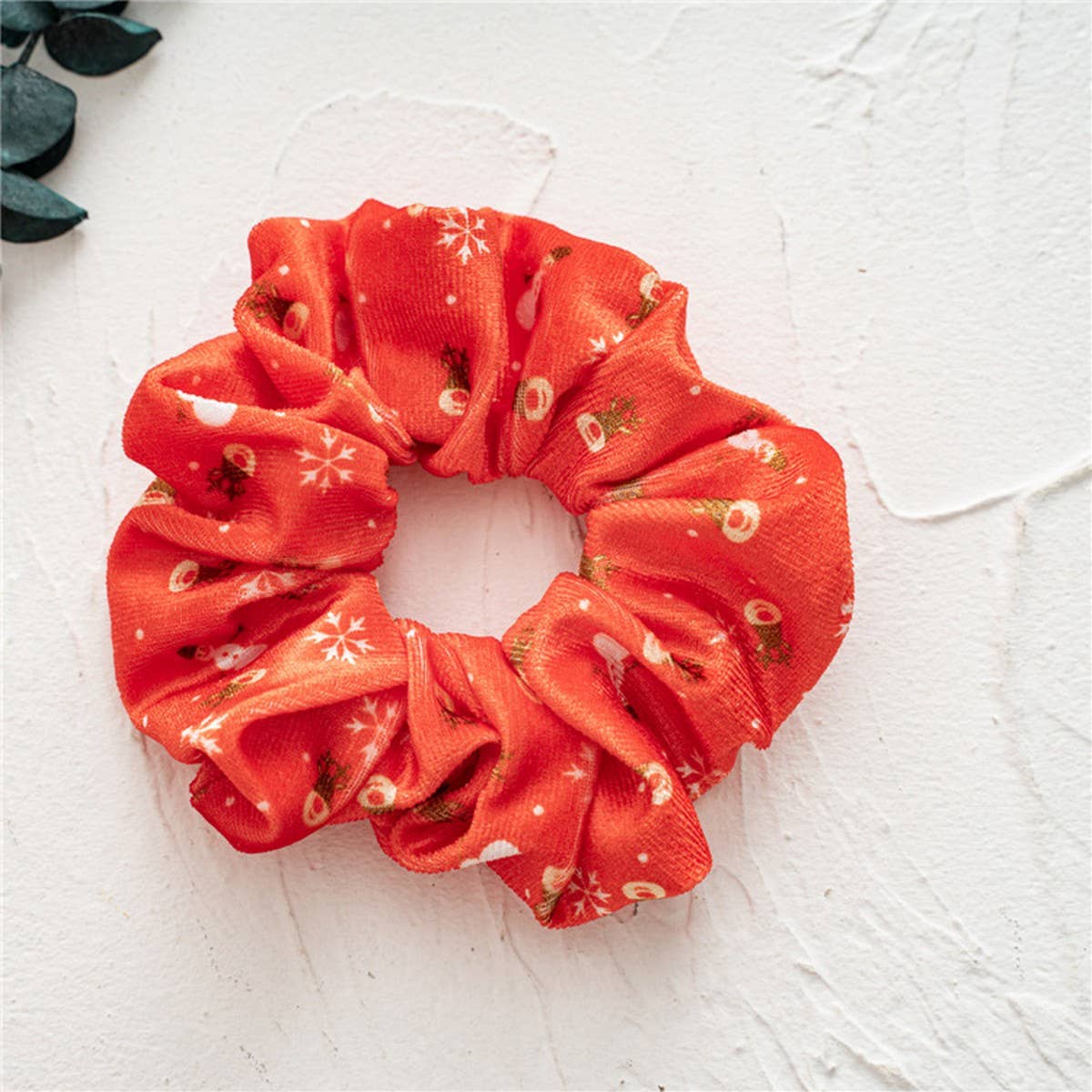 RED CHRISTMAS SERIES HAIR SCRUNCHIES_CWAHA1958