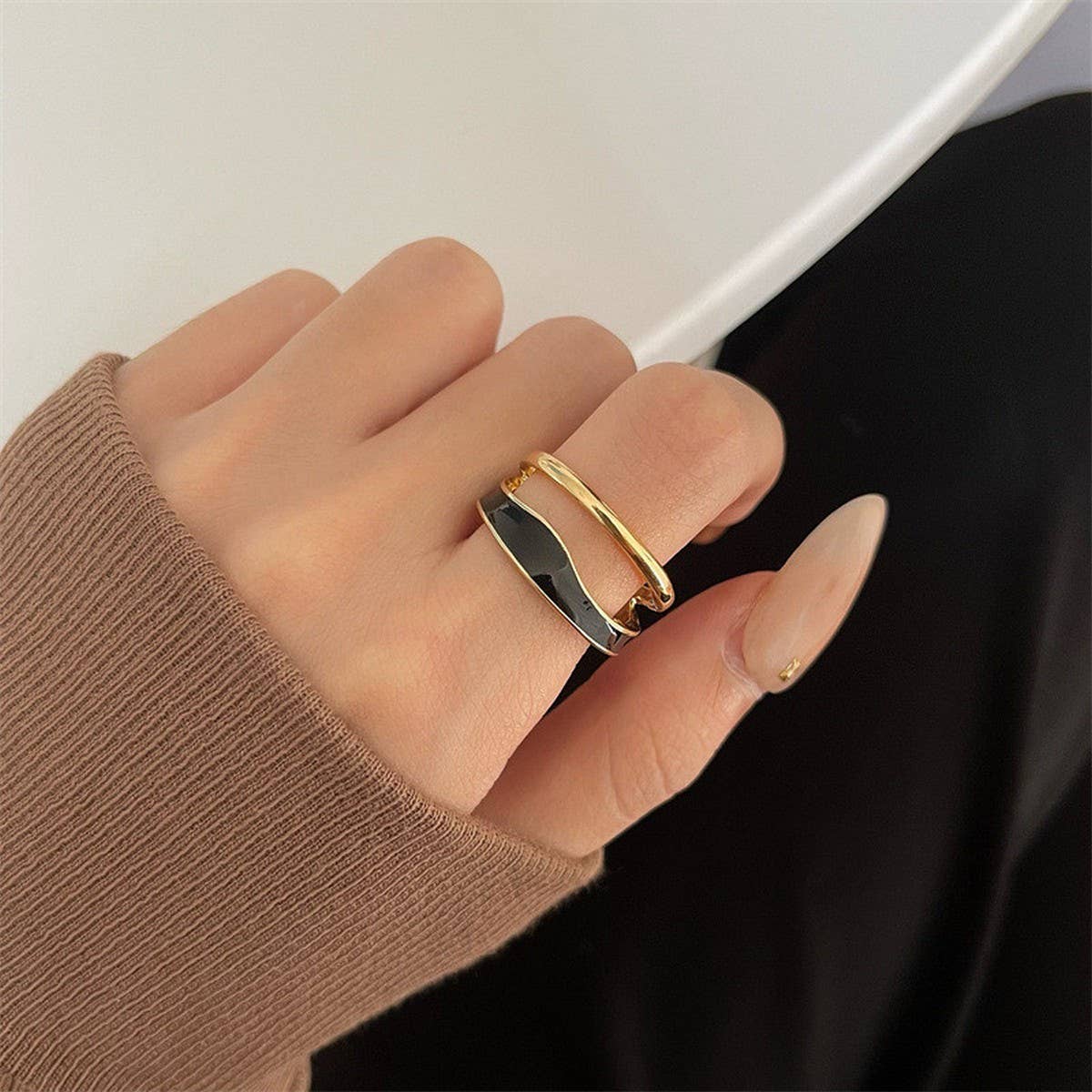 GEOMETRIC CONTRAST INDEX FINGER OPEN RING