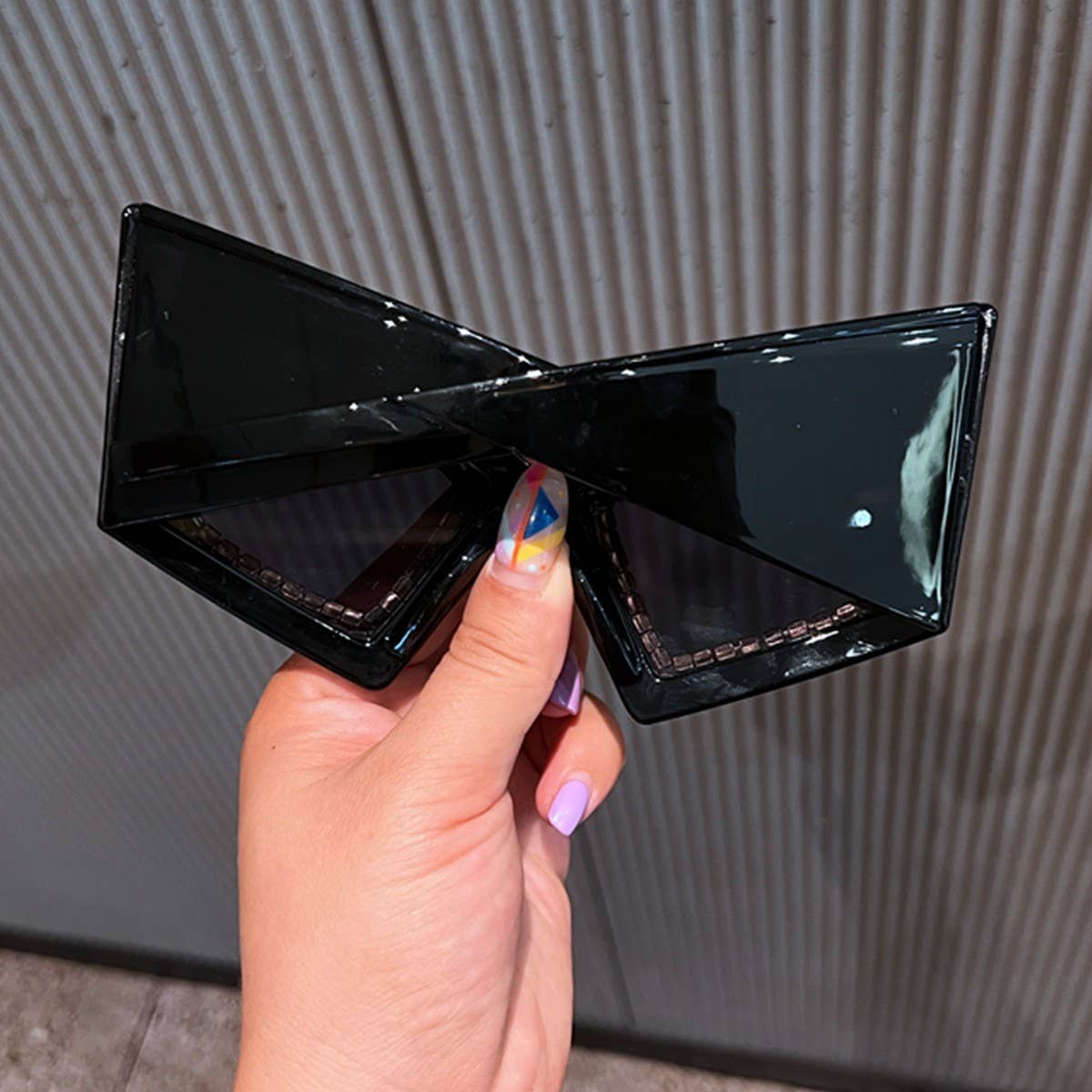 LARGE FRAME CAT-EYE DIAMOND SUNGLASSES